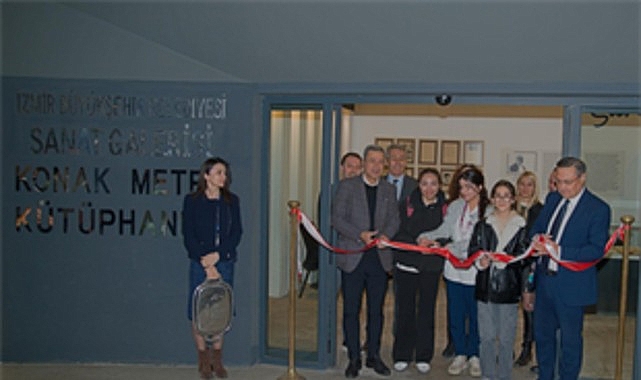 Bin 300 kitaplık kütüphane Konak Metro İstasyonu’nda açıldı