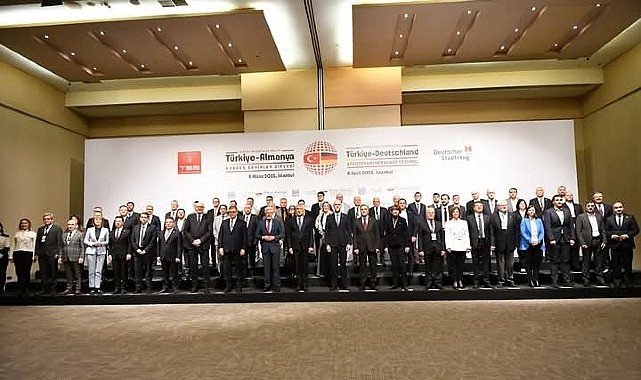 Burhaniye Belediyesi Türkiye-Almanya Kardeş Şehirler Zirvesi’ne Katıldı