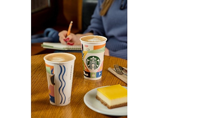 Cup Design Yarışmasının Birincisi Mavisu Demirağ’ın Tasarımı İkonik Starbucks Bardaklarında