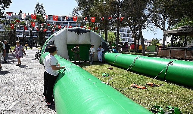 Kemer’de 23 Nisan coşkusu