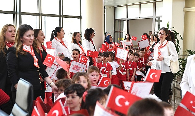 Minik öğrencilerden Başkan Aydın’a 23 Nisan ziyareti