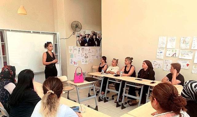 Çiğli Belediyesi’nden anneler için bilgilendirici seminer