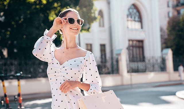 Güneş Gözlüğü Seçimine Dikkat: Sahtesi Katarakta Sebep Oluyor