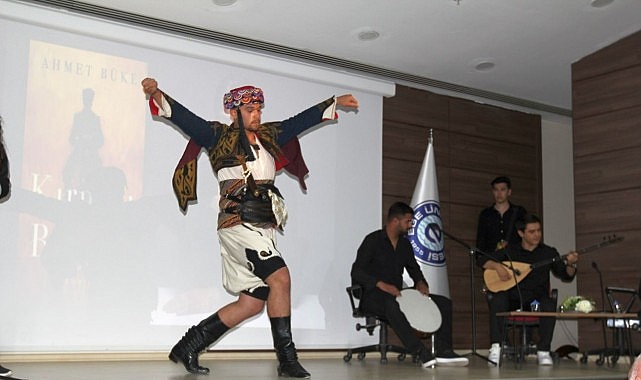 Yazar Ahmet Büke Ege Üniversitesine Konuk Oldu