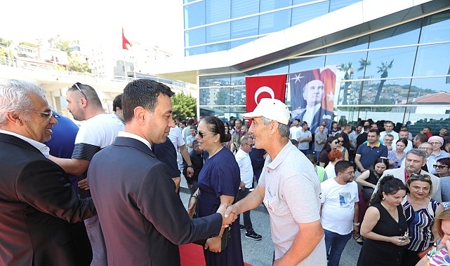 Başkan Önal, personeliyle bayramlaştı “Bu kenti sizlerin emeğiyle güzelleştiriyoruz”