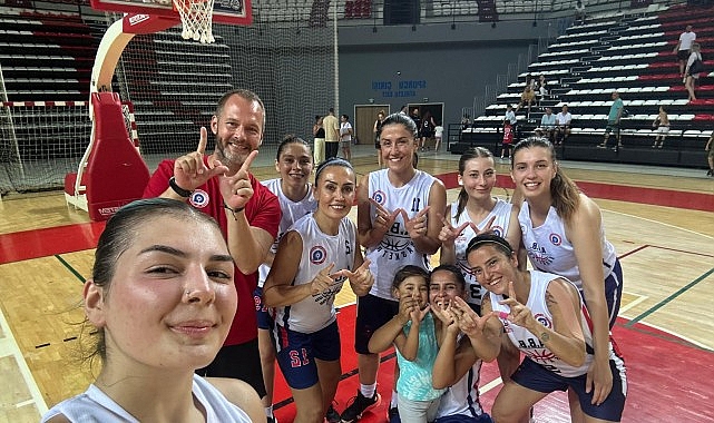 Büyükşehir Basketbol Yerel Ligi Büyük Kadınlar da şampiyon oldu