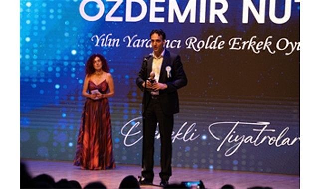 İzmir Şehir Tiyatroları’na anlamlı ödül