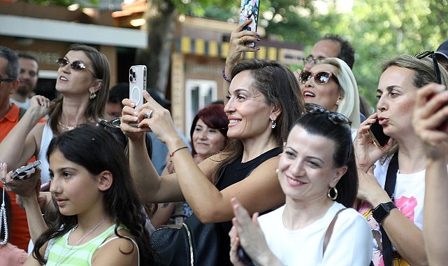 kuğulu park kültürleri buluşturdu