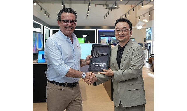 Samsung, MediaMarkt’ın teknoloji deneyim mağazası Tech Arena’da butik mağaza açtı