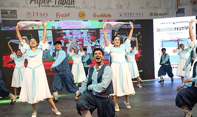 İnegöl’ün Kültür Ve Kardeşlik Festivalinde Altın Mobilyanın Sahibi KKTC