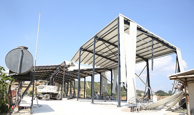 Yolçatı Mahallesi’nde kaçak iş yeri yıkıldı