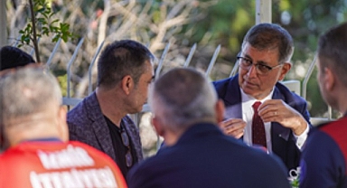 Başkan Tugay İtfaiye Haftası’nda itfaiye personeli ile buluştu