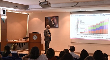 EÜ’ de “Nanoteknoloji ve İlaç Taşıyıcı Sistemlerde Yenilikler Sempozyumu” düzenlendi