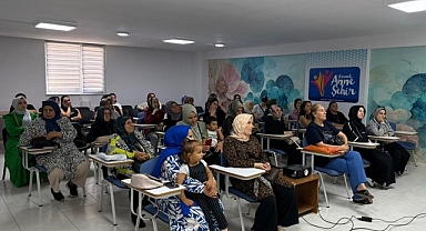 Narkotik polisinden annelere eğitim