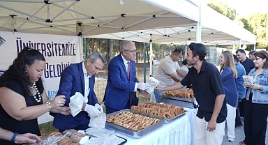 Rektör Prof. Dr. Budak’tan öğrencilere “boyozlu” karşılama