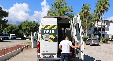 UKOME ekipleri servis araçlarını inceliyor