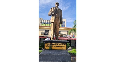 Atatürk heykeli restore edildi