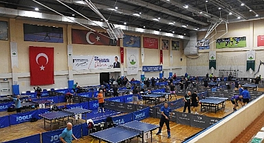 Ulusal Bursa Veteran Masa Tenisi Turnuvası Başladı