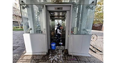 Üst geçit asansörleri Büyükşehir’le tertemiz